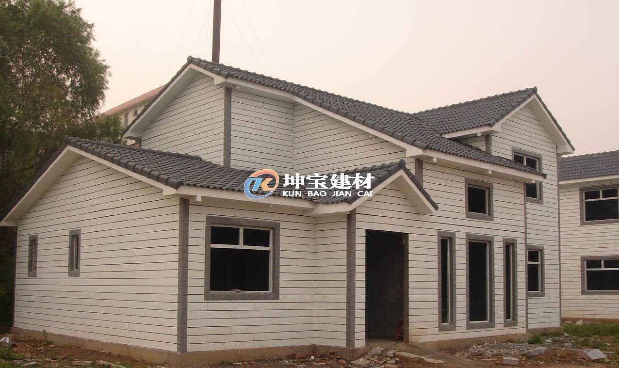 選用坤寶樹脂瓦，入住別墅不是夢！
