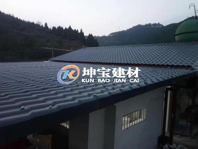 金龍長城周邊酒店翻修屋面合成樹脂瓦