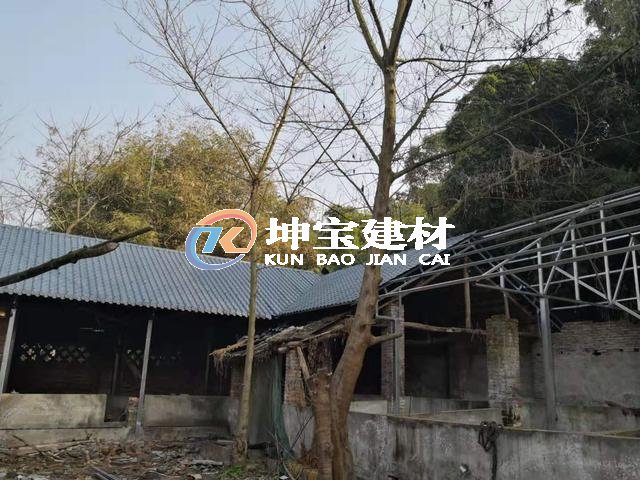 還在為舊房屋面翻新承重問(wèn)題考慮嗎?，樹(shù)脂瓦幫你解決承重！
